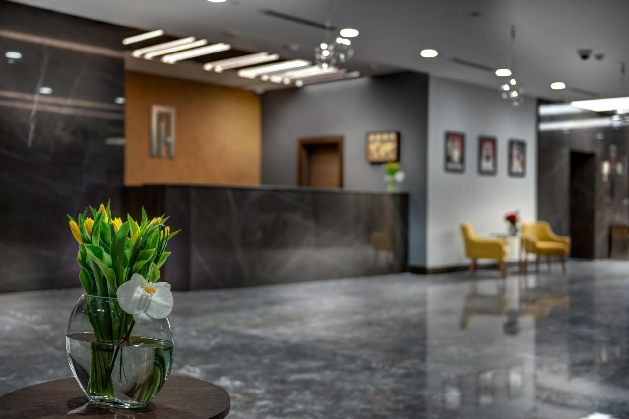 Abar Hotel Apartments Dip-1 Дубай Екстер'єр фото