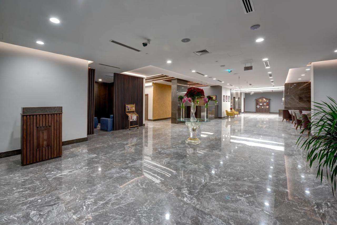 Abar Hotel Apartments Dip-1 Дубай Екстер'єр фото