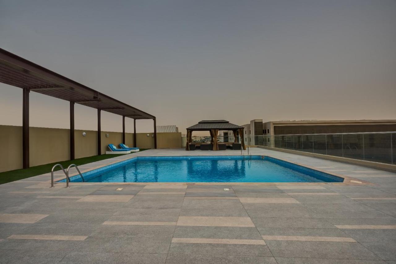 Abar Hotel Apartments Dip-1 Дубай Екстер'єр фото