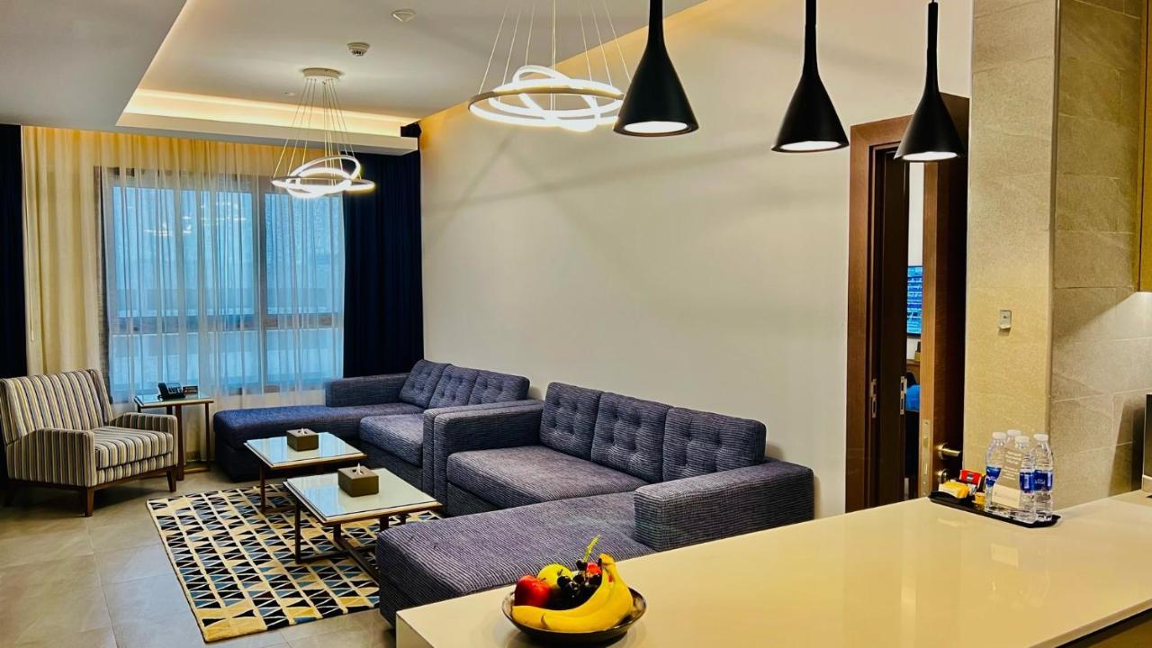 Abar Hotel Apartments Dip-1 Дубай Екстер'єр фото